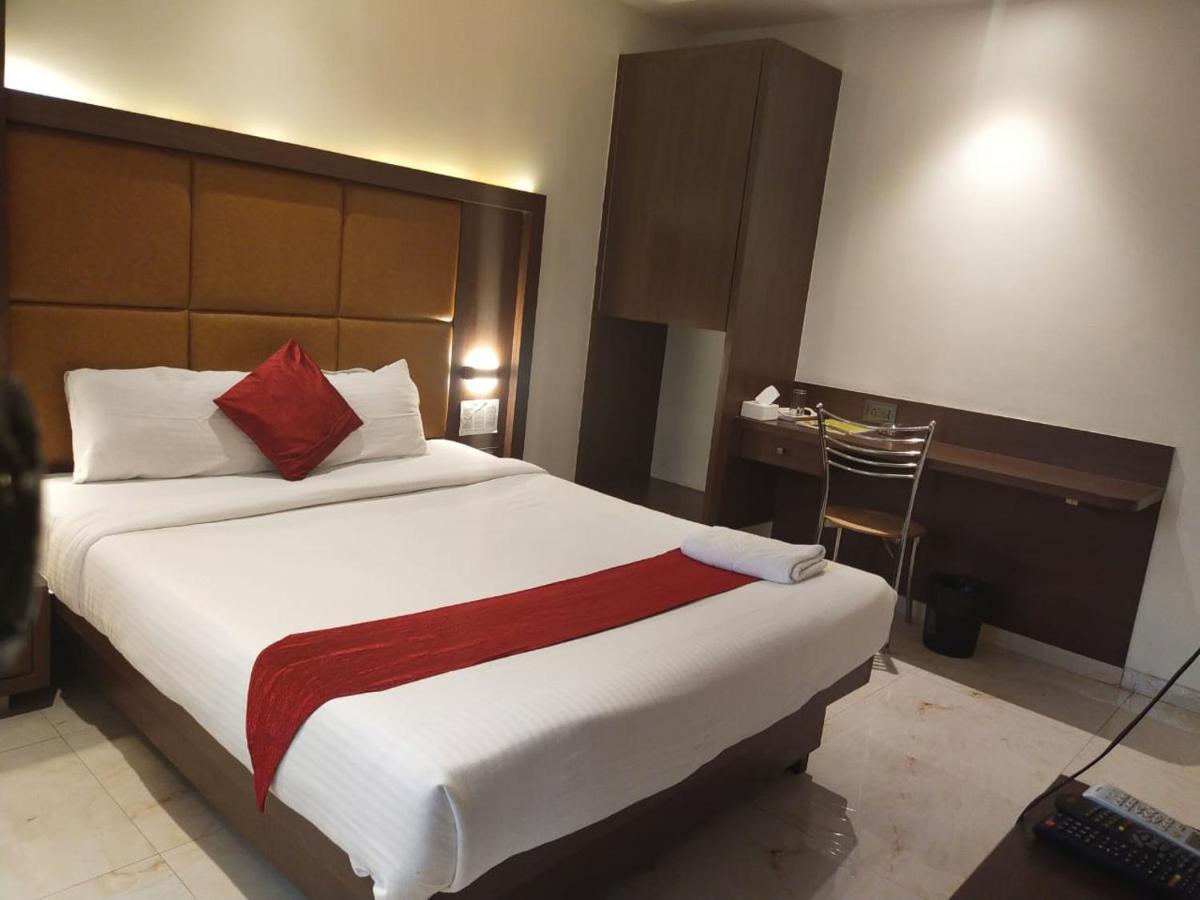 Hotel Monarch Express Near Karnala Sports Academy Panvel,Navi Mumbai Bagian luar foto