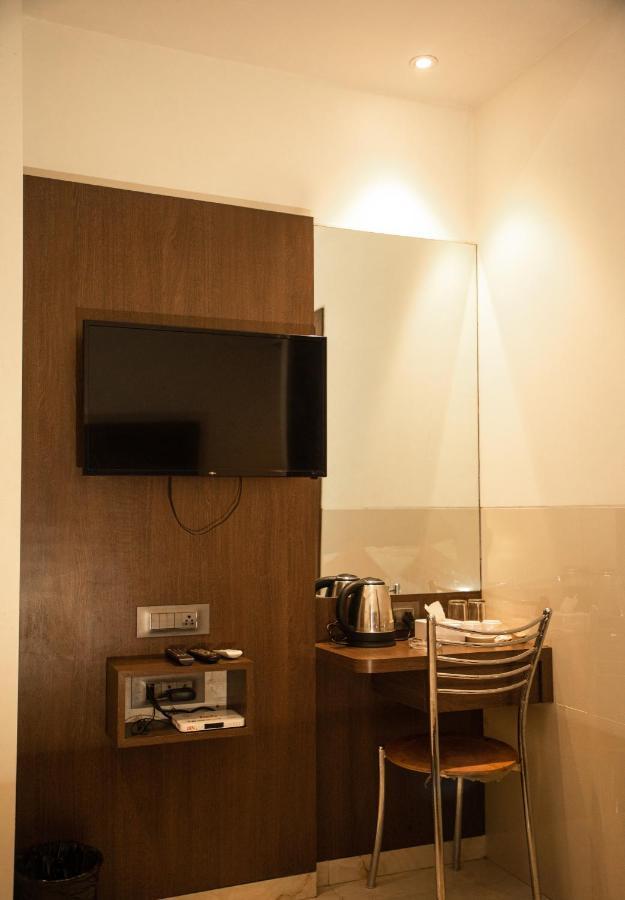 Hotel Monarch Express Near Karnala Sports Academy Panvel,Navi Mumbai Bagian luar foto
